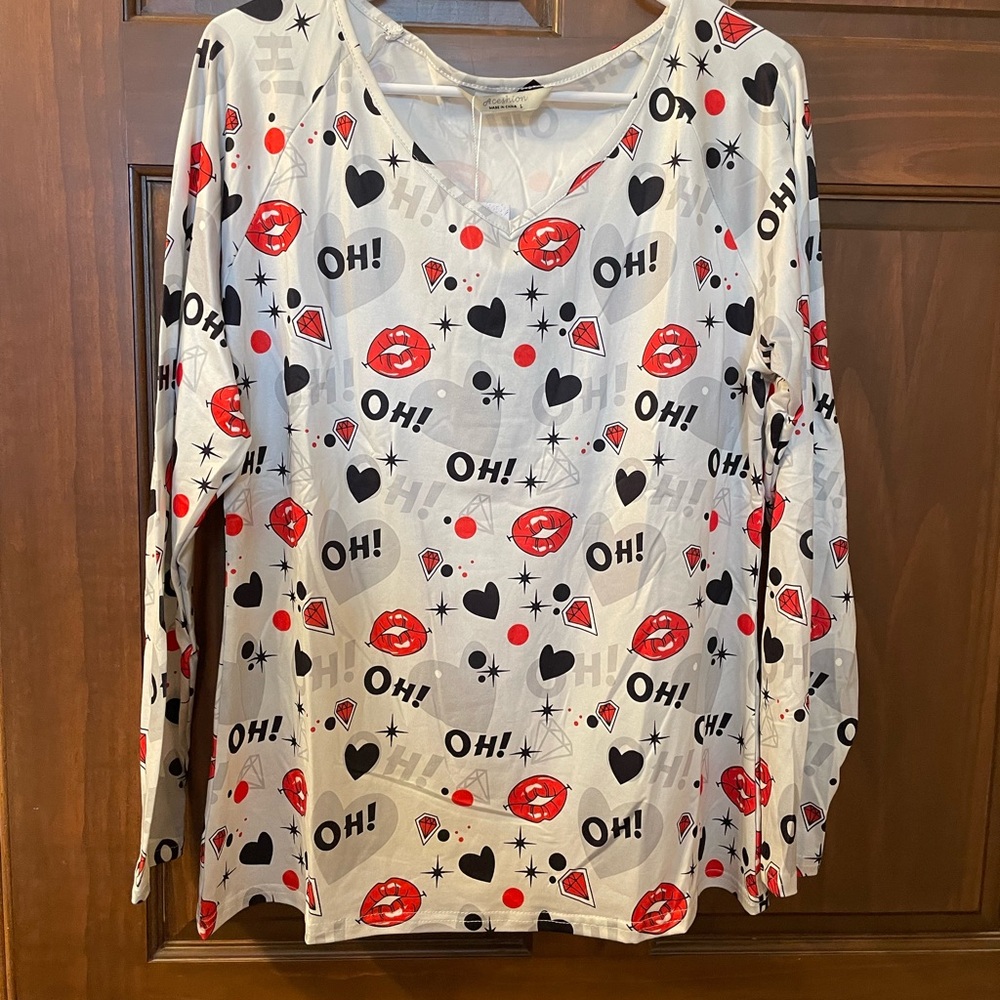 NEW Graphic Long Sleeve Top with Red and Black Print V neck